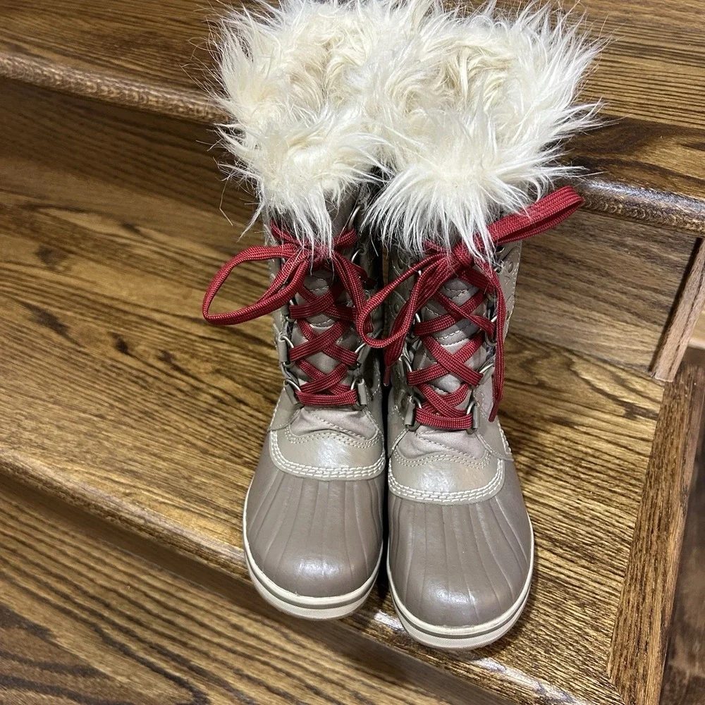 Sorel Girls' Mid-Calf Quilted Faux Fur Snow Boots US Size 3 Warm Waterproof